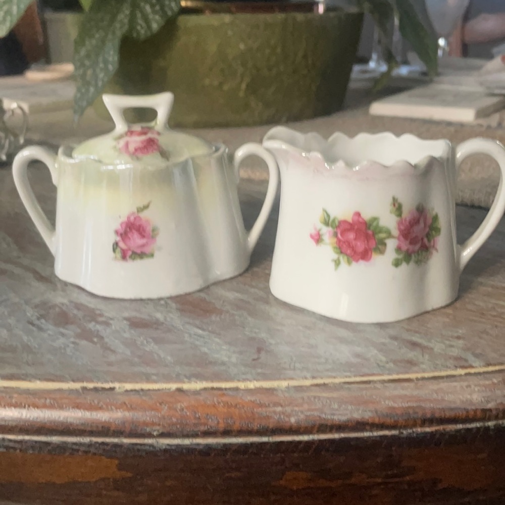 Antique sugar & creamer set from Bavaria.